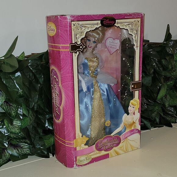 Disney Princess Enchanted Tales 2007 Brass Key Porcelain Doll New Cinderella 16" - Picture 3 of 9
